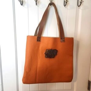 Robin:Ruby leather tote bag